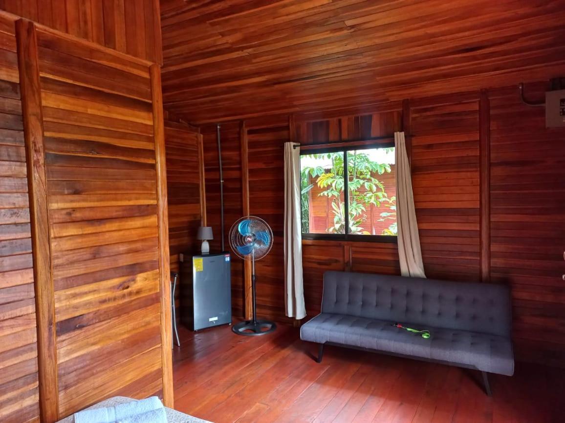 Cabanas Los Laguitos Rio Celeste El Achiote Zimmer foto